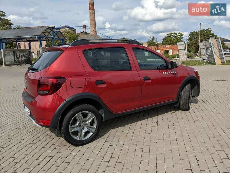 Позашляховик / Кросовер Renault Sandero StepWay 2017 в Мукачевому