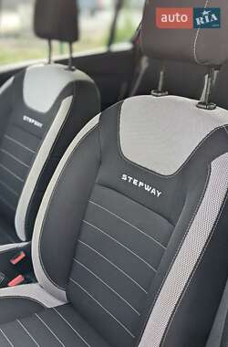 Внедорожник / Кроссовер Renault Sandero StepWay 2017 в 