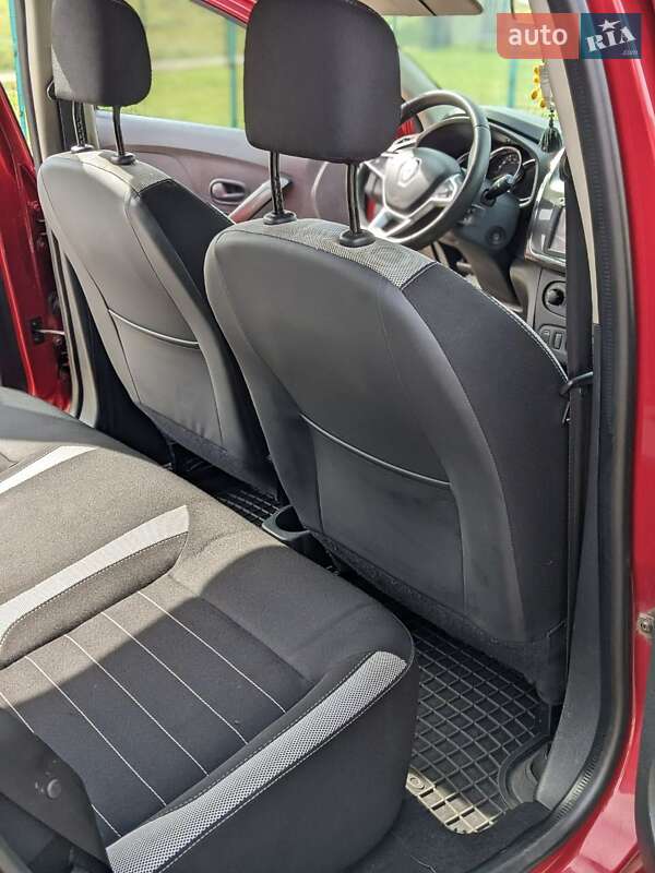 Позашляховик / Кросовер Renault Sandero StepWay 2017 в Мукачевому