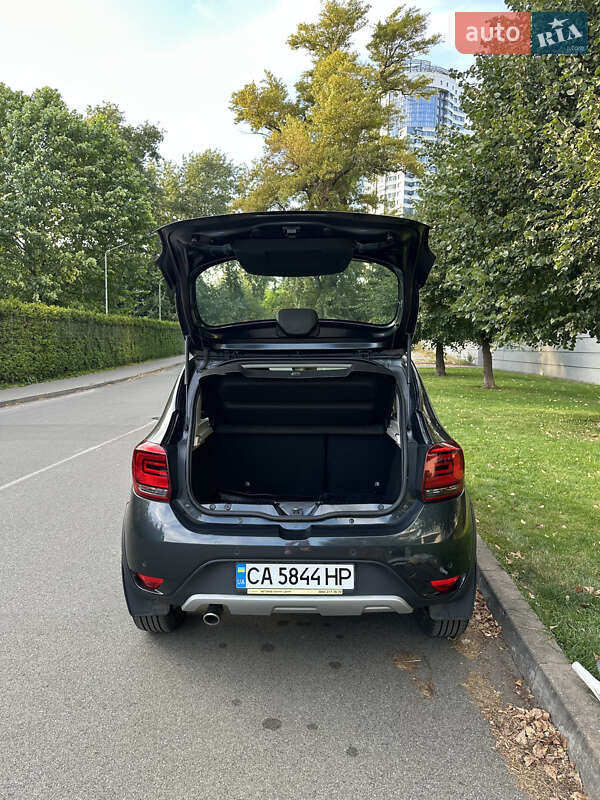 Хэтчбек Renault Sandero StepWay 2020 в Киеве