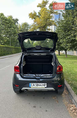 Хэтчбек Renault Sandero StepWay 2020 в 