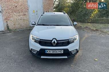 Хэтчбек Renault Sandero StepWay 2018 в 