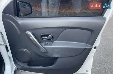 Хэтчбек Renault Sandero StepWay 2018 в 