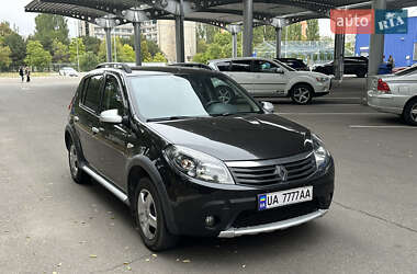 Внедорожник / Кроссовер Renault Sandero StepWay 2012 в 