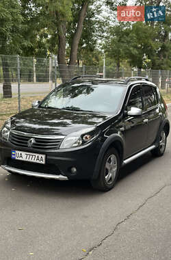Внедорожник / Кроссовер Renault Sandero StepWay 2012 в 