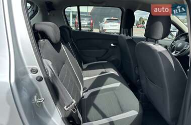 Хэтчбек Renault Sandero StepWay 2020 в 