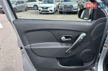 Хэтчбек Renault Sandero StepWay 2020 в 