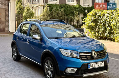 Хэтчбек Renault Sandero StepWay 2019 в 