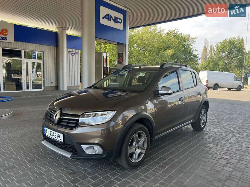 Хэтчбек Renault Sandero StepWay 2017 в 
