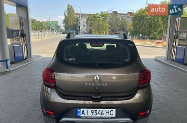 Хэтчбек Renault Sandero StepWay 2017 в 
