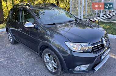 Хэтчбек Renault Sandero StepWay 2017 в 