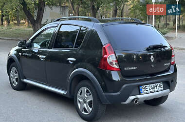Внедорожник / Кроссовер Renault Sandero StepWay 2012 в 