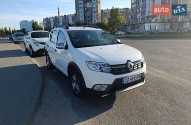 Хэтчбек Renault Sandero StepWay 2019 в 