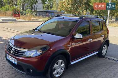 Внедорожник / Кроссовер Renault Sandero StepWay 2013 в 