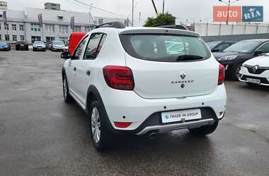 Хэтчбек Renault Sandero StepWay 2021 в 