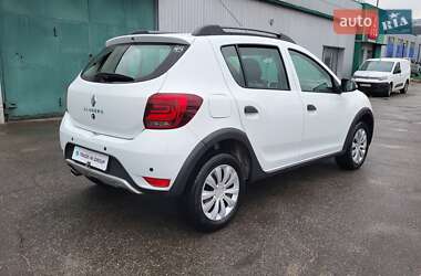 Хэтчбек Renault Sandero StepWay 2021 в 
