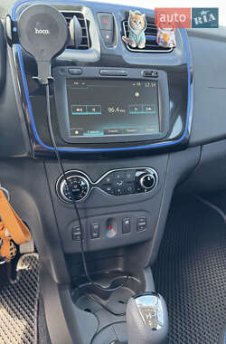Хетчбек Renault Sandero StepWay 2020 в 