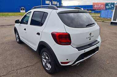 Хэтчбек Renault Sandero StepWay 2020 в 