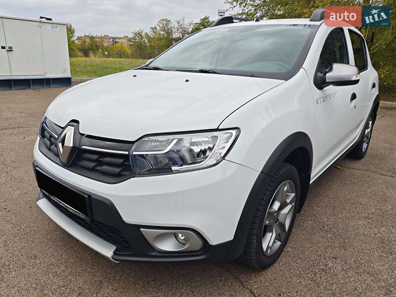 Хэтчбек Renault Sandero StepWay 2020 в 