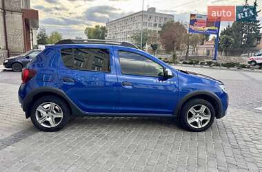 Хэтчбек Renault Sandero StepWay 2021 в 