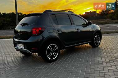 Хэтчбек Renault Sandero StepWay 2020 в 