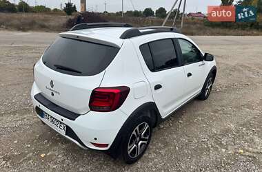 Хетчбек Renault Sandero StepWay 2020 в 