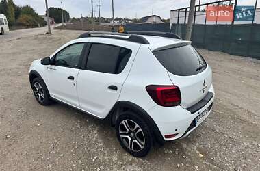 Хетчбек Renault Sandero StepWay 2020 в 
