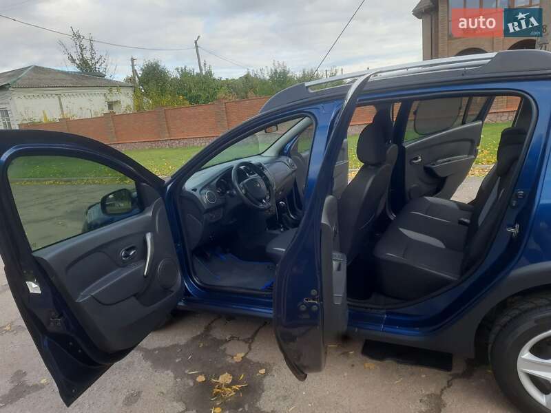 Хэтчбек Renault Sandero StepWay 2016 в Кролевце