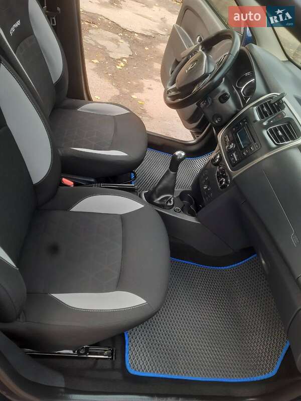 Хэтчбек Renault Sandero StepWay 2016 в Кролевце