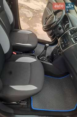Хетчбек Renault Sandero StepWay 2016 в 
