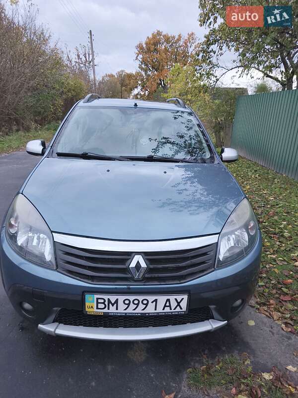 Внедорожник / Кроссовер Renault Sandero StepWay 2012 в Шостке