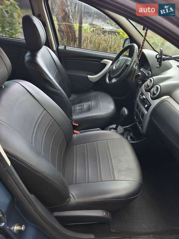 Внедорожник / Кроссовер Renault Sandero StepWay 2012 в Шостке