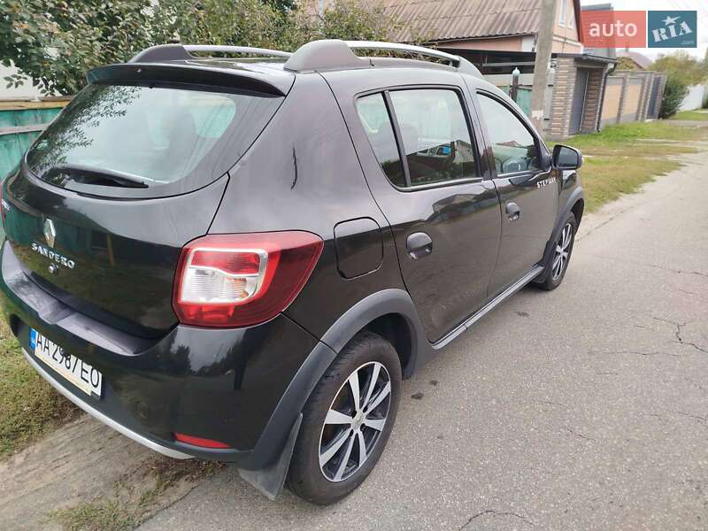 Позашляховик / Кросовер Renault Sandero StepWay 2014 в Києві
