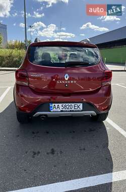 Хетчбек Renault Sandero StepWay 2019 в 