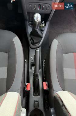 Хетчбек Renault Sandero StepWay 2019 в 