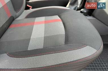 Хэтчбек Renault Sandero StepWay 2019 в 