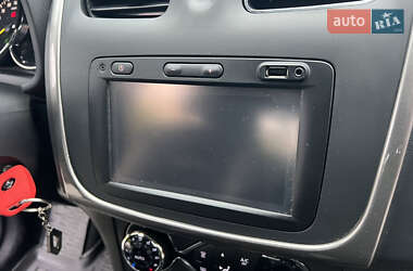 Хэтчбек Renault Sandero StepWay 2016 в 