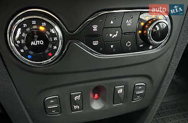 Хэтчбек Renault Sandero StepWay 2016 в 