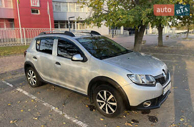 Renault Sandero StepWay 2015 Renault Sandero StepWay 2015