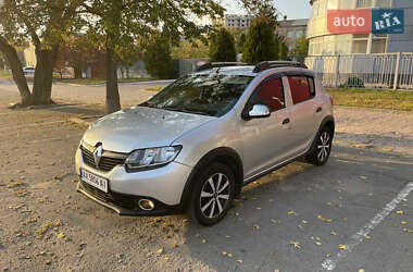 Позашляховик / Кросовер Renault Sandero StepWay 2015 в 