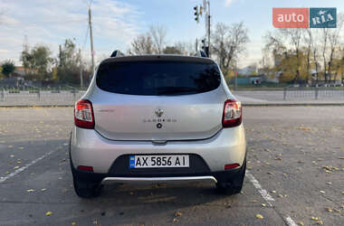 Позашляховик / Кросовер Renault Sandero StepWay 2015 в 