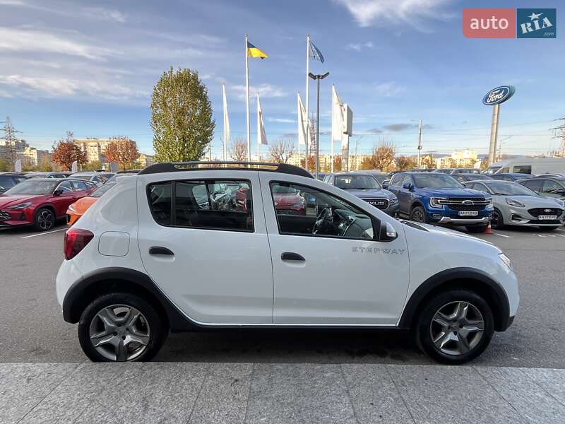 Хэтчбек Renault Sandero StepWay 2021 в Киеве