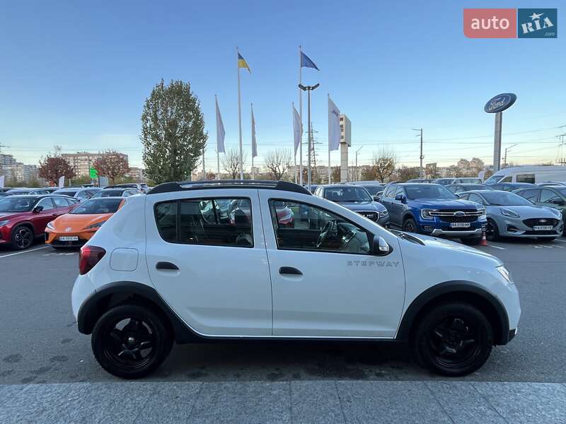 Хэтчбек Renault Sandero StepWay 2021 в Киеве фото 5 Хэтчбек Renault Sandero StepWay 2021 в Киеве