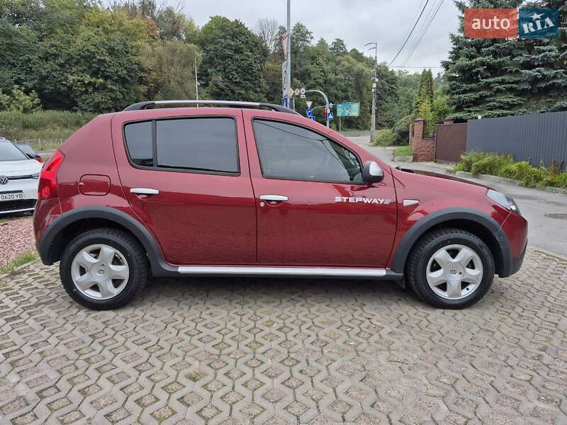 Внедорожник / Кроссовер Renault Sandero StepWay 2012 в Киеве