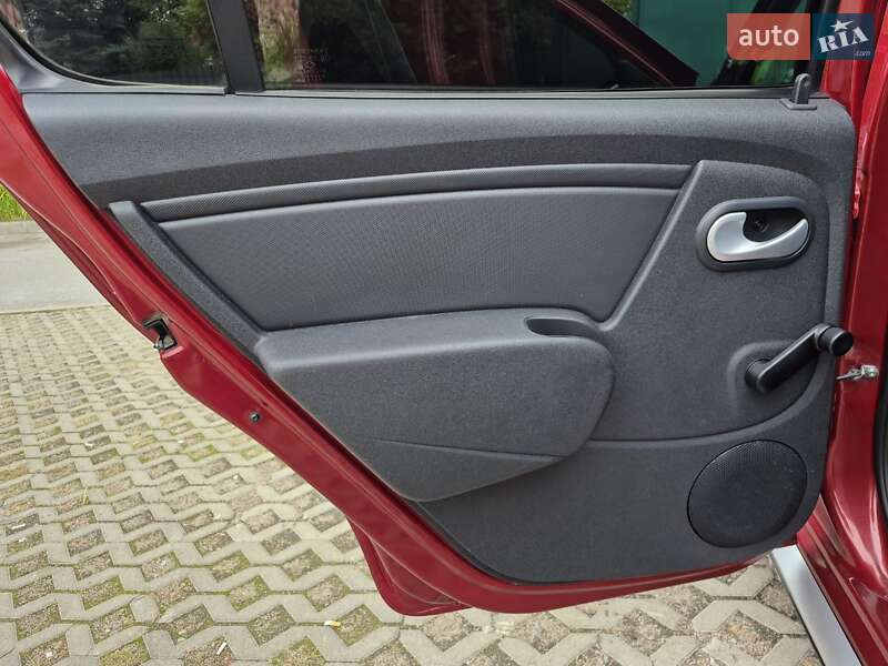 Внедорожник / Кроссовер Renault Sandero StepWay 2012 в Киеве