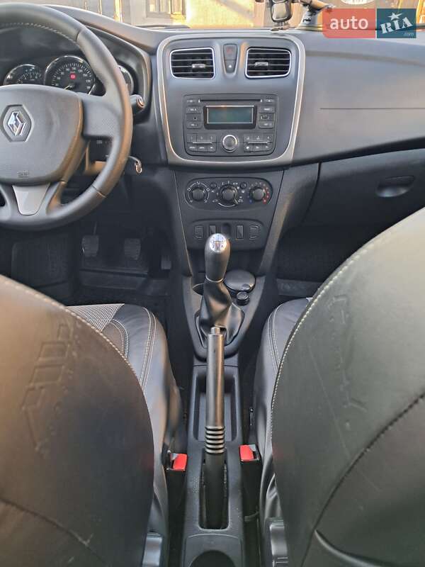 Внедорожник / Кроссовер Renault Sandero StepWay 2013 в Городке