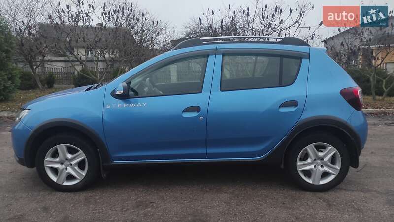 Позашляховик / Кросовер Renault Sandero StepWay 2013 в Шостці