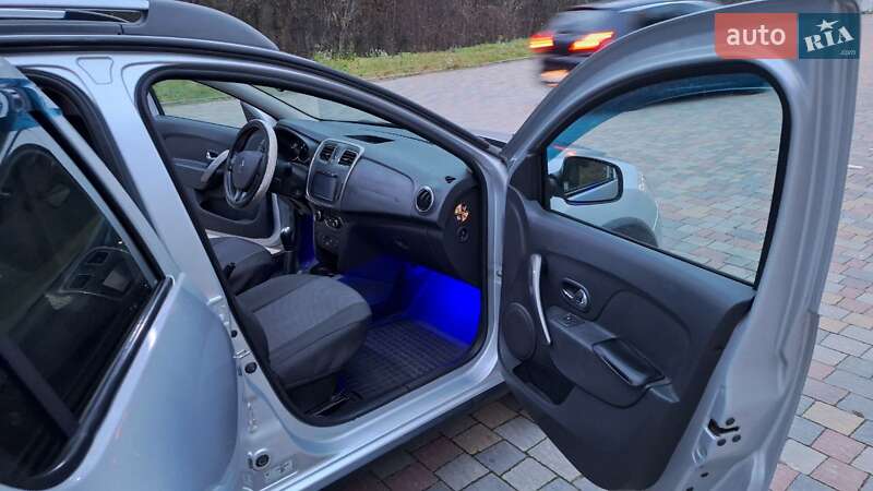 Хэтчбек Renault Sandero StepWay 2016 в Тернополе фото 19 Хэтчбек Renault Sandero StepWay 2016 в Тернополе