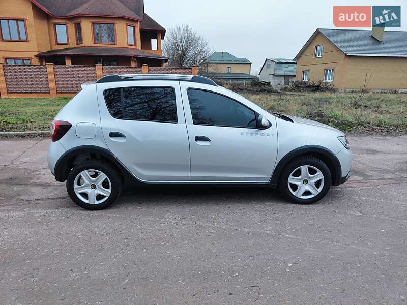 Позашляховик / Кросовер Renault Sandero StepWay 2015 в Кролевці