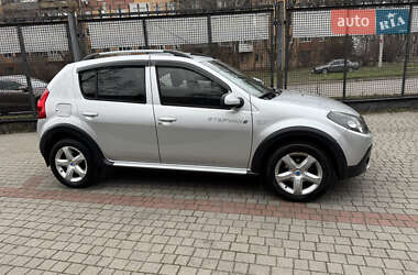 Позашляховик / Кросовер Renault Sandero StepWay 2010 в Запоріжжі